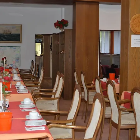 Hages 3*